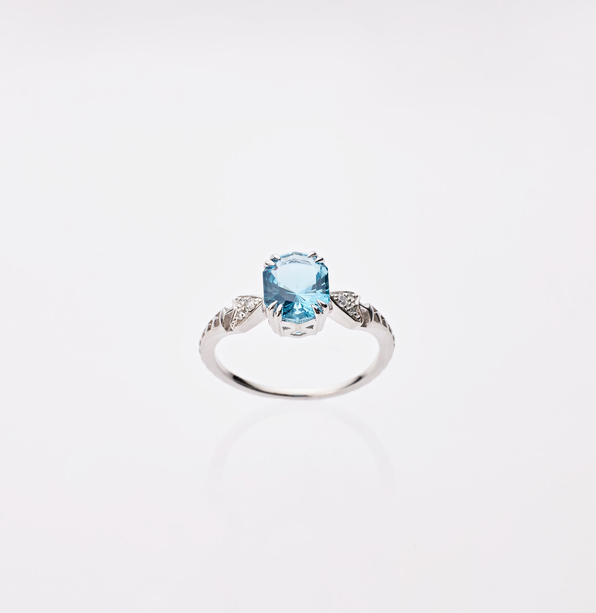 Dual Arrow | Topaz Platinum Diamond Ring