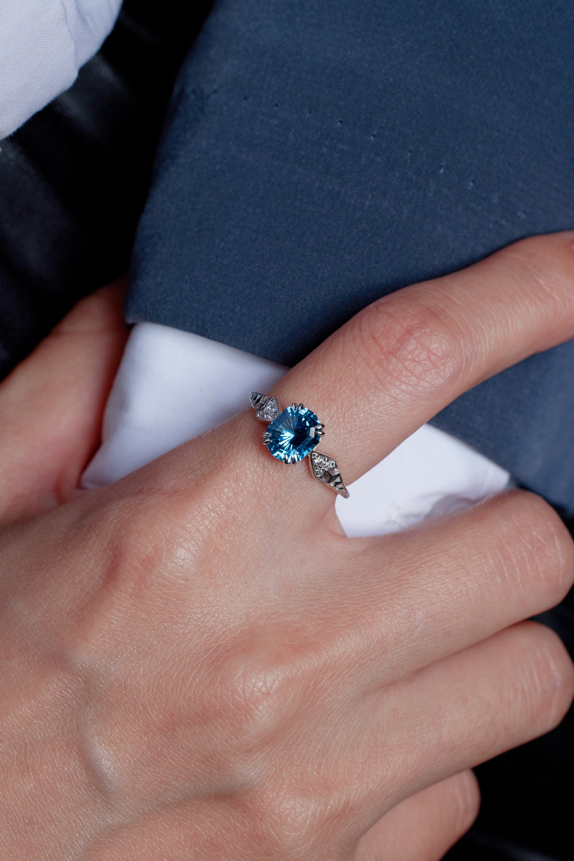 Dual Arrow | Topaz Platinum Diamond Ring