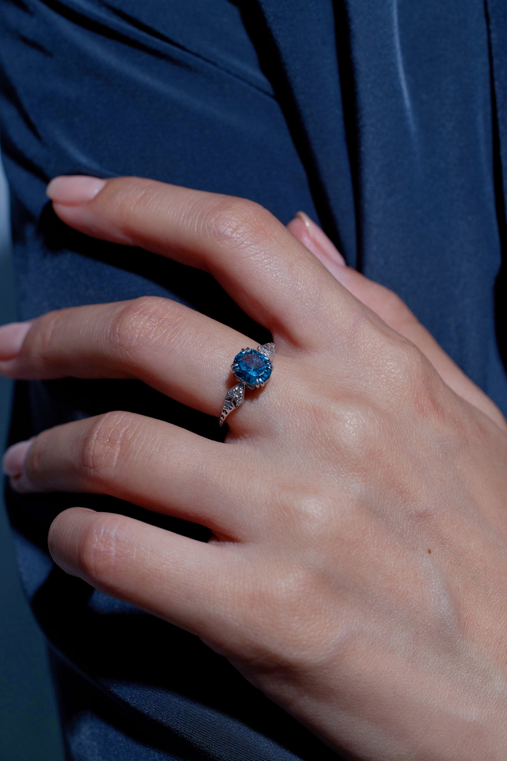 Dual Arrow | Topaz Platinum Diamond Ring