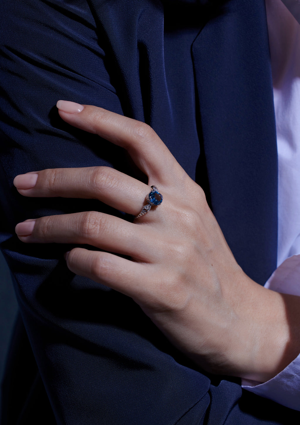 Dual Arrow | Topaz Platinum Diamond Ring