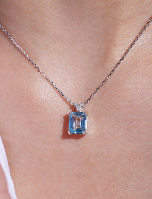 Platinum necklace with aquamarine and diamonds from Ostara’s Art Deco collection