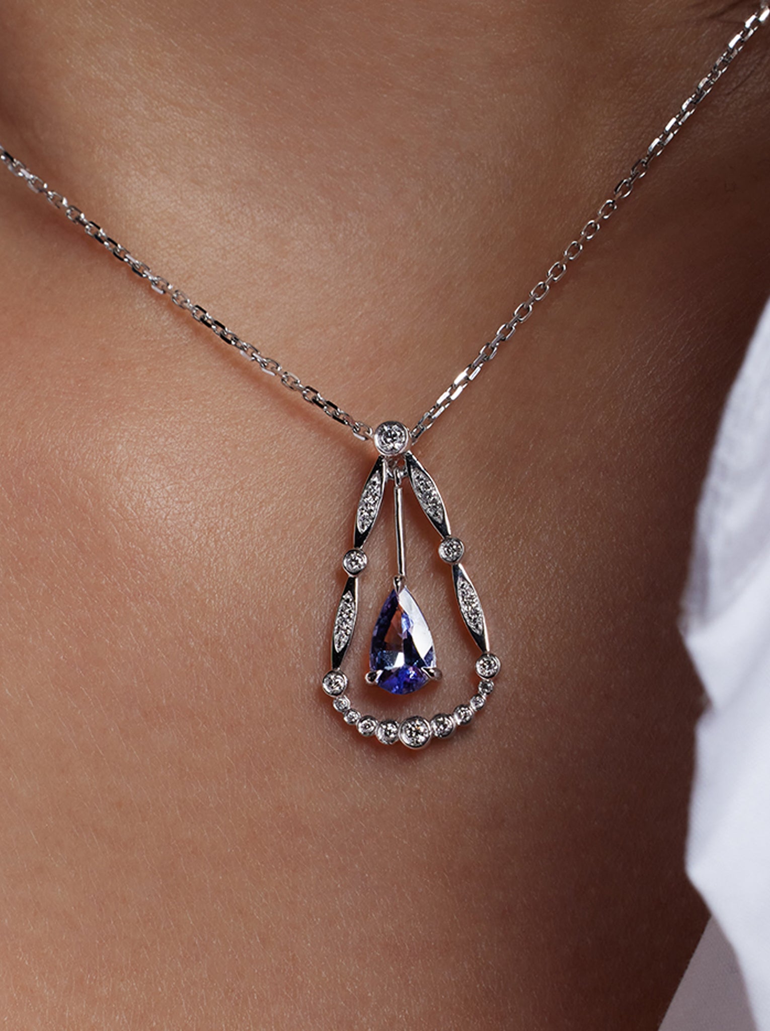 Tanzanite necklace in platinum from Ostara’s Festoon collection